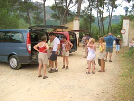 group walking sierra espadan